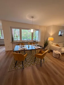 Die Teeküche ist das Herz jedes modernen Büros in Hamburg. Hier treffen sich Mitarbeiter, hier wird Energie getankt, und hier entstehen oft die besten Ideen. Doch aus bautechnischer Sicht ist dieser kleine Raum eine echte Herausforderung für die Sanirung und den Innenausbau. Wenn es um den Trockenbau in solchen Bereichen geht, sind Feuchtraumplatten Knauf die erste Wahl für Profis, die auf Qualität setzen. Doch selbst mit dem besten Material können entscheidende Fehler passieren, die später zu teuren Schäden führen.