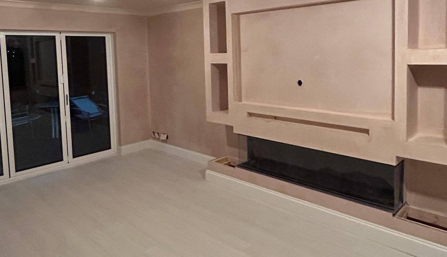 Nach 15 Jahren auf dem Bau wissen wir: In Hamburg Nord ist Zeit das kostbarste Gut. Niemand möchte monatelang auf einer Baustelle leben. Aber „schnell“ darf im Handwerk niemals „flüchtig“ bedeuten. Schnelle Trockenbau-Systeme sind heute die Antwort auf den wachsenden Bedarf an flexiblem Wohnraum, ohne dass die Qualität unter dem Zeitdruck leidet.